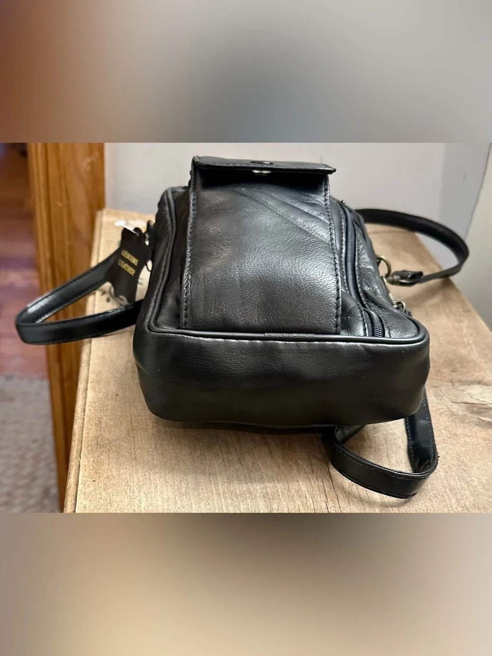 Compact Black Leather Men’s Crossbody Bag